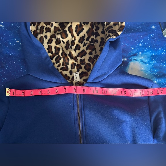 🐆NWOT Blue & Leopard Print Hooded Shirt - Picture 4 of 9